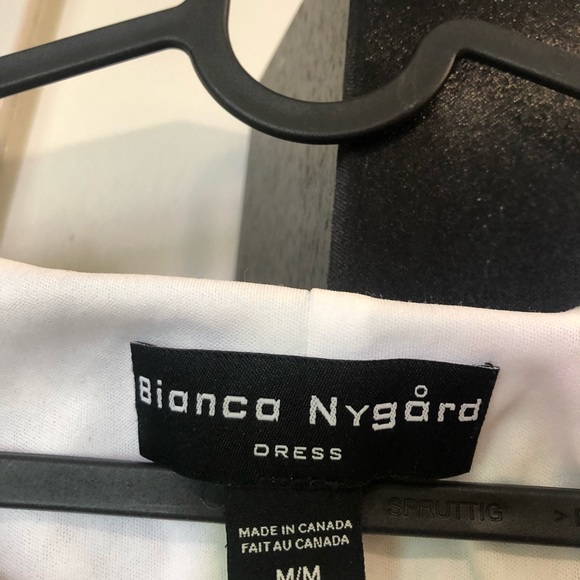 Beautiful dress. It shapes the body nicely - Picture 3 of 3